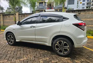 Honda Vezel 2017 White
