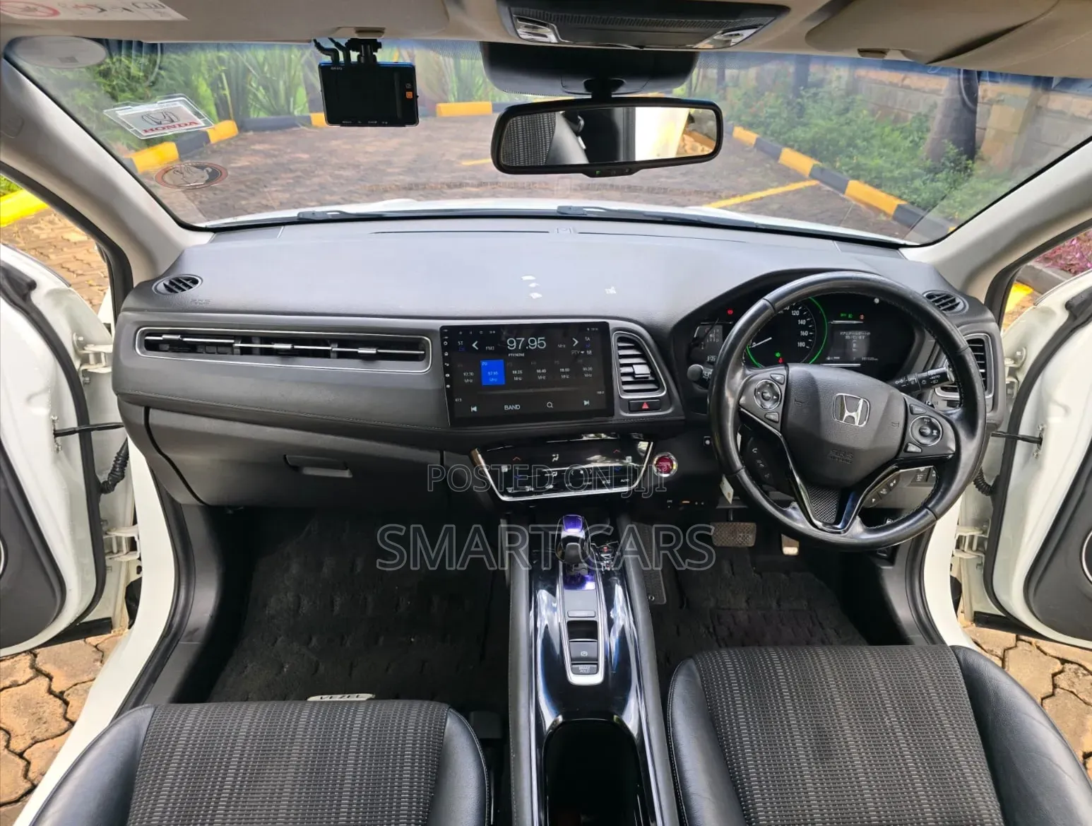 Honda Vezel 2017 White