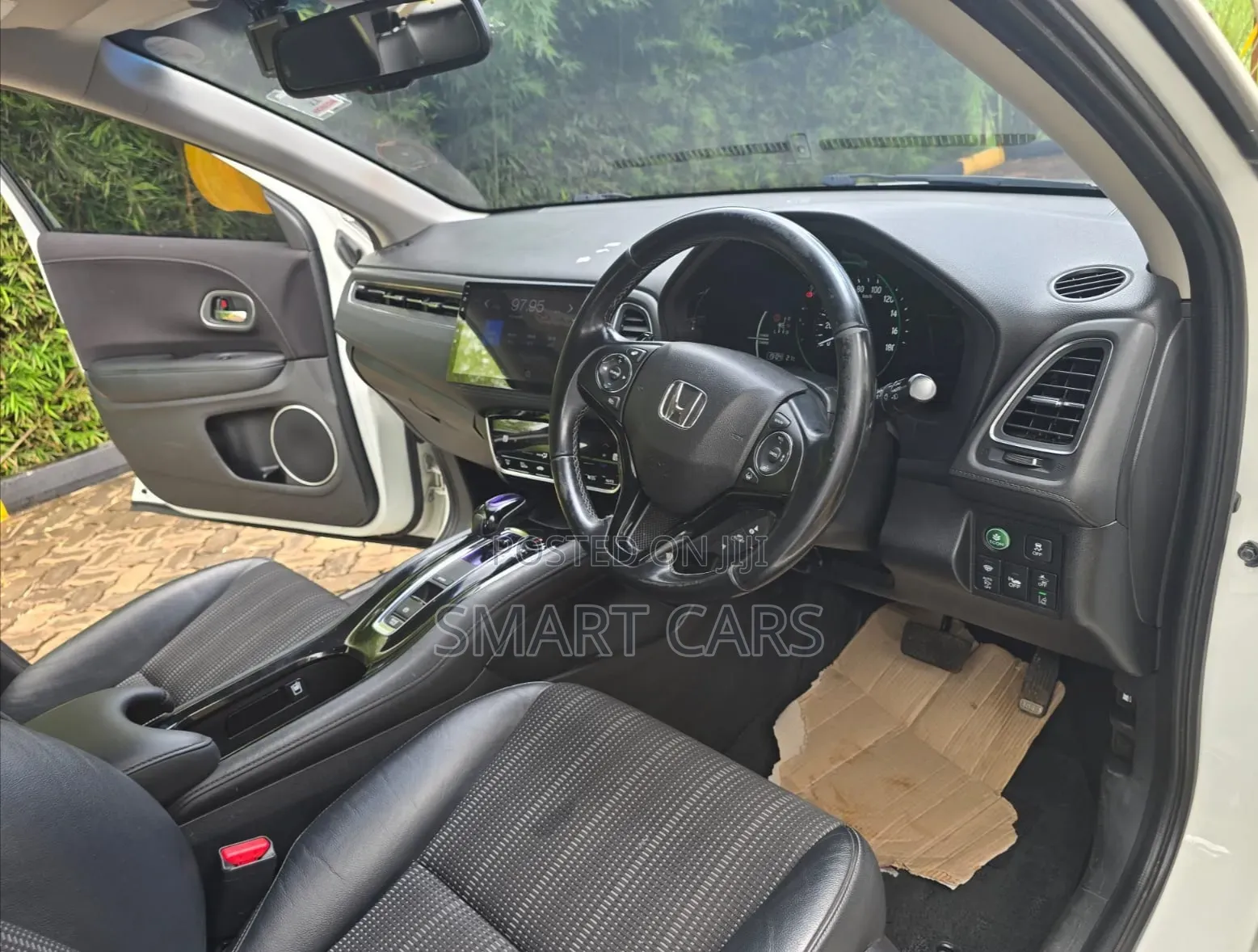 Honda Vezel 2017 White