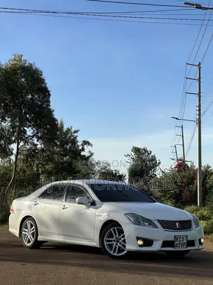 Toyota Crown 2012 White