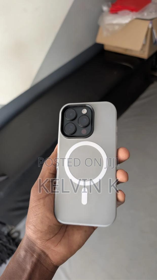 Apple iPhone 16 Pro 256 GB Black - thumbnail 3