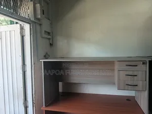 1.5metre Locsl Office Desk