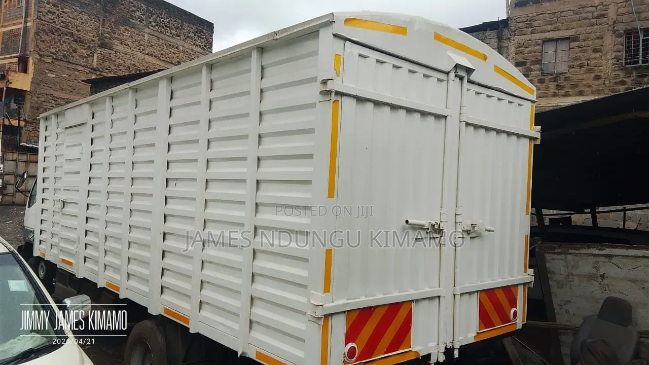 Mitsubishi Fh Truck 215 2010 White on Sale
