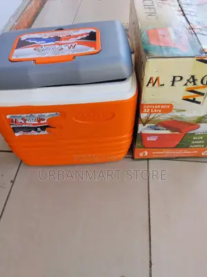 32l Pacific Cooler Box for Camping Travel