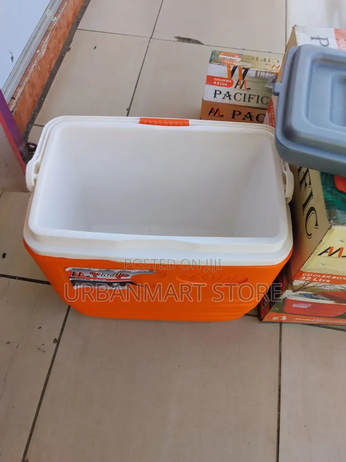 Pacific Cooler Box 32l Ice Box