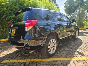 Toyota Vanguard 2013 Black