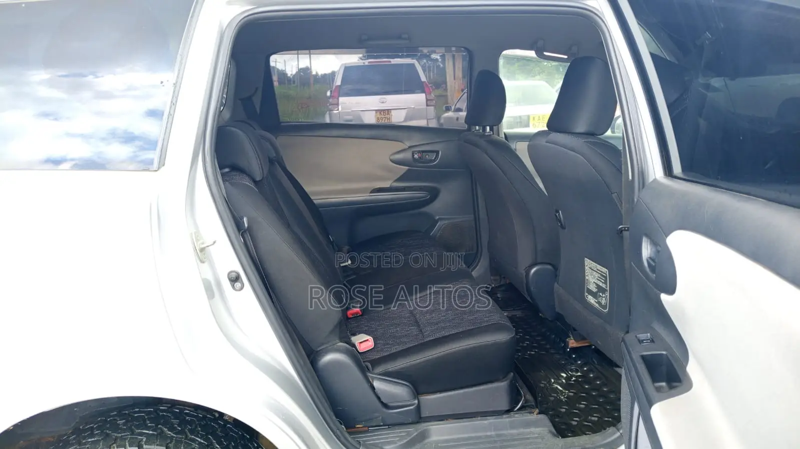Toyota Wish 2011 Silver