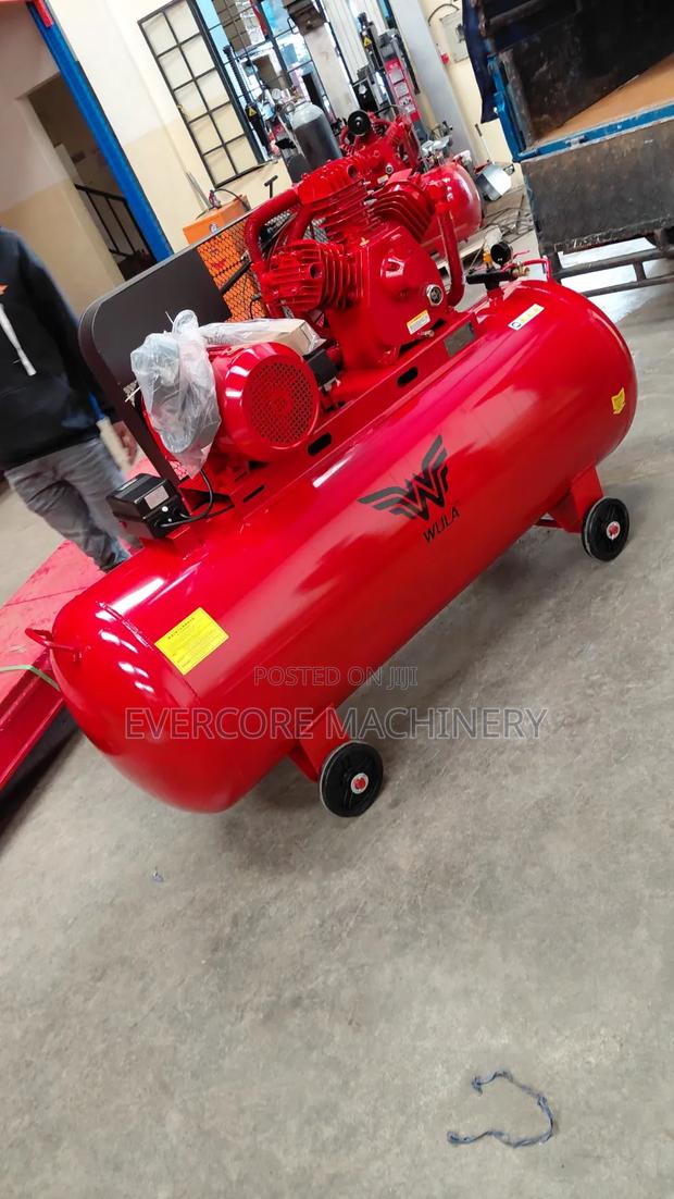 500l Electric 3 Phase 12.5bar Air Compressor Machine.