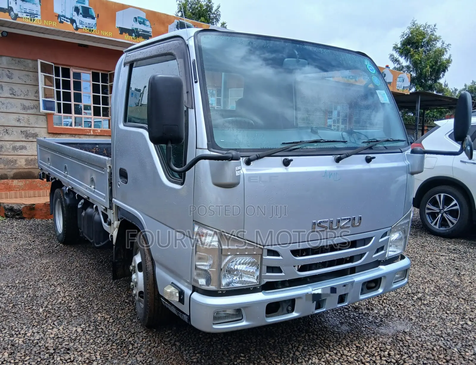 Unregistered Isuzu Elf 2019