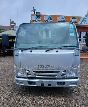 Unregistered Isuzu Elf 2019