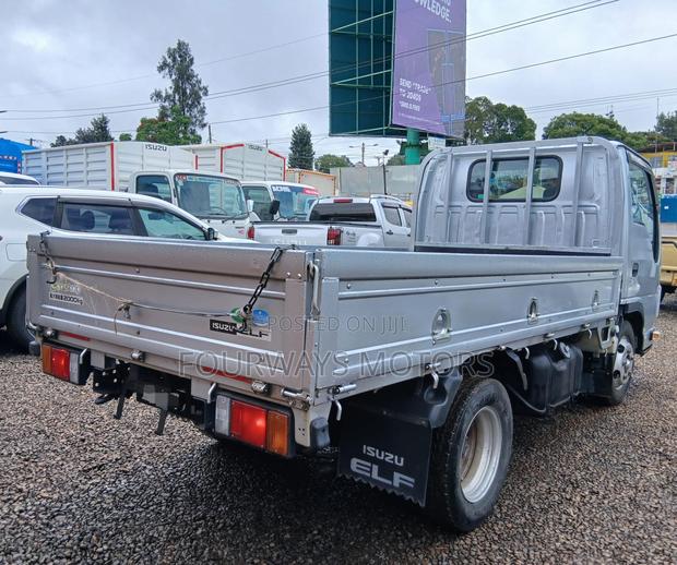 Unregistered Isuzu Elf 2019 - thumbnail 5