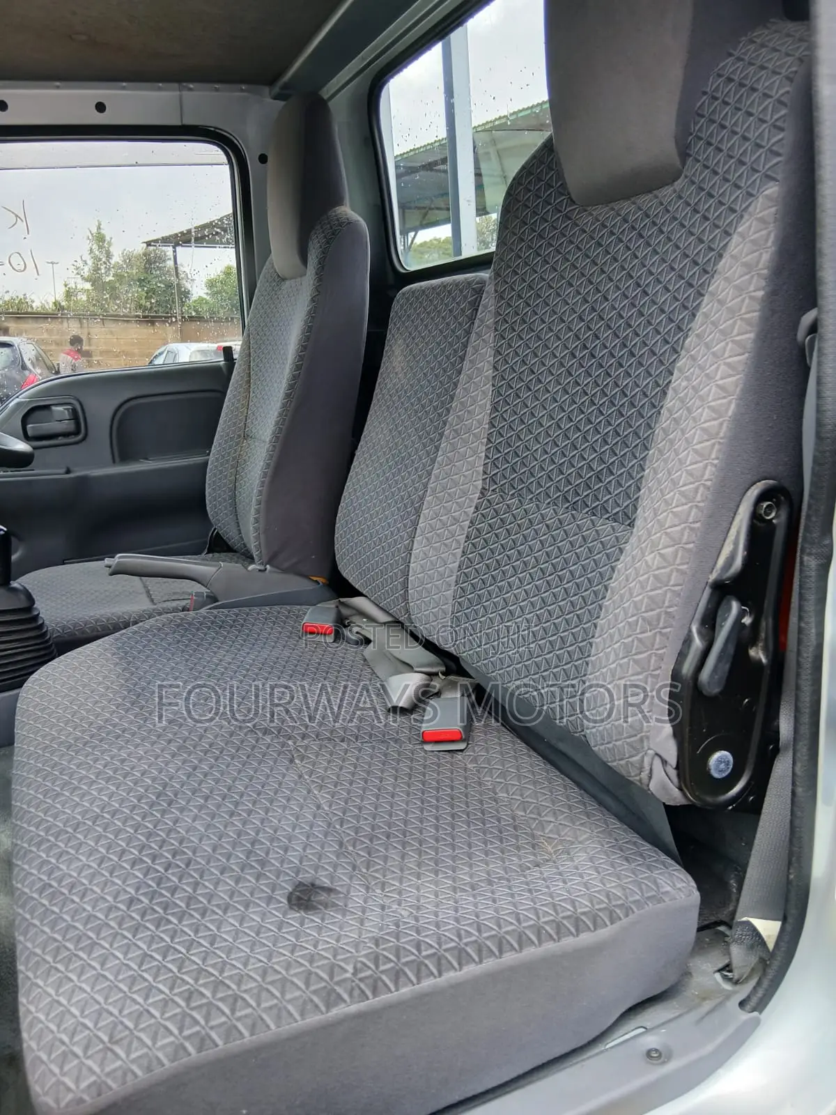Unregistered Isuzu Elf 2019