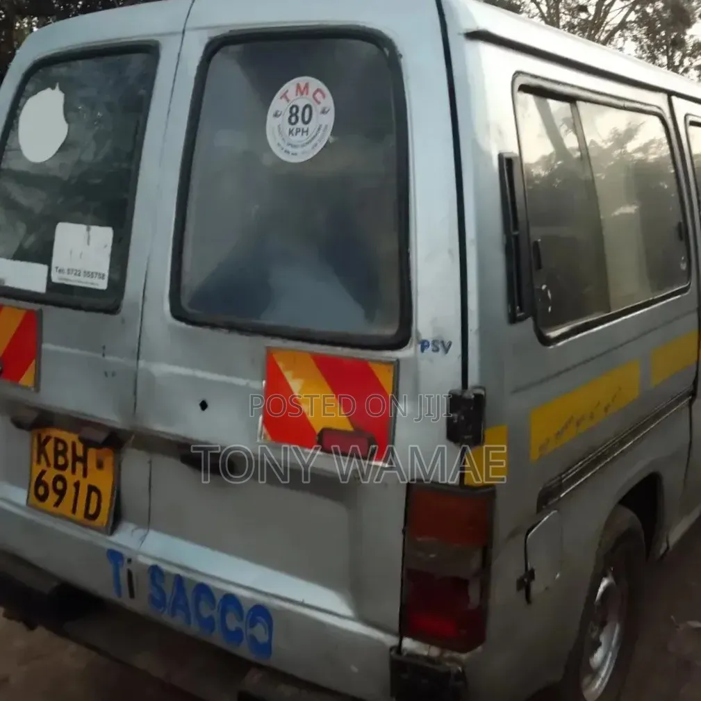 Nissan Caravan (Urvan) 2008 Silver