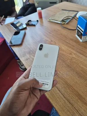 Apple iPhone X 64 GB White