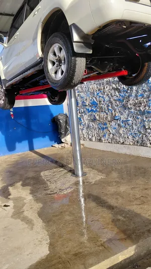 Sunshine Italy 1.85m Single Post Underwash Carlift.