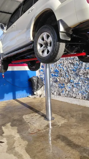 Sunshine Italy 1.85m Single Post Underwash Carlift.