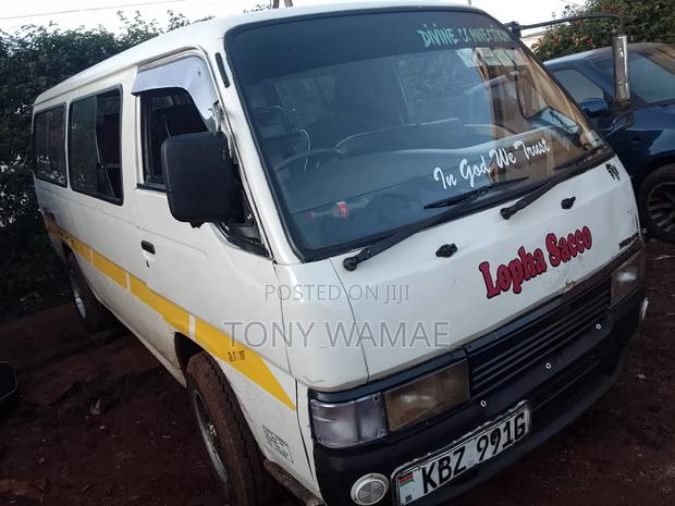 Nissan Caravan (Urvan) 2017 White