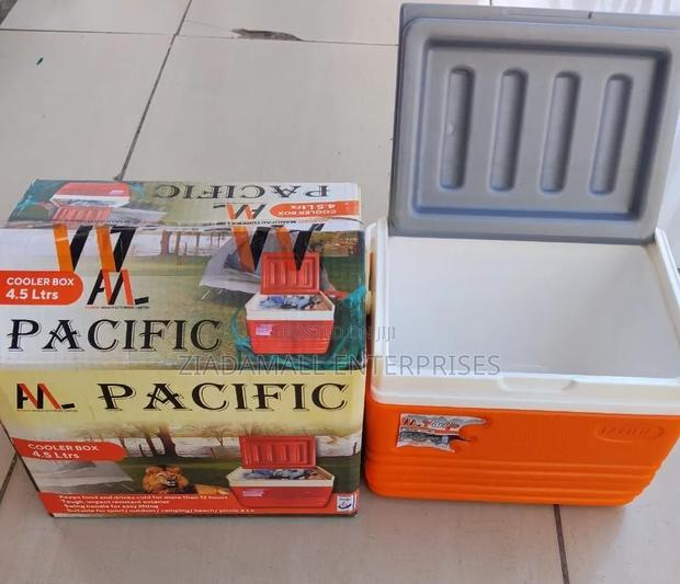 Pacific Cooler Box 4.5 Litres Capacity