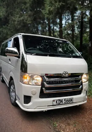 Executive Van Hiace Nairobi - Toyota Hiace With Driver (10 Seater)