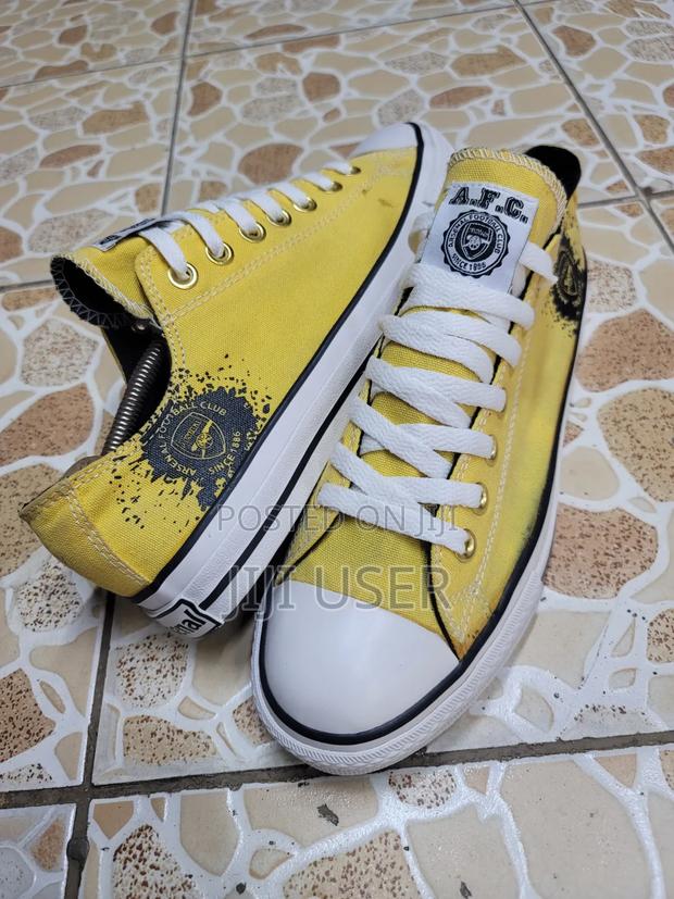 Mtumba Converse Arsenal Size 7.5/8/42 KSH 2000 - thumbnail 4