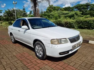Nissan Sunny 2004 Off white