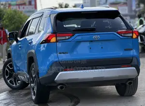 Toyota RAV4 Limited AWD 2019 Blue