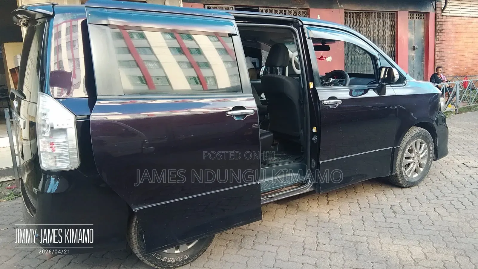 Toyota Voxy 2012 Purple