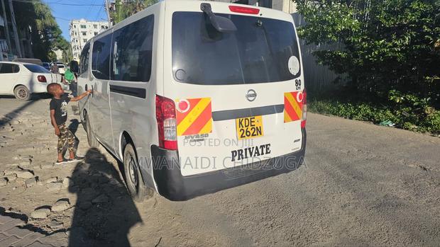 Nissan Caravan (Urvan) 2014 White - thumbnail 4