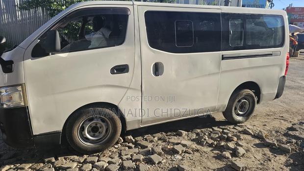 Nissan Caravan (Urvan) 2014 White - thumbnail 5
