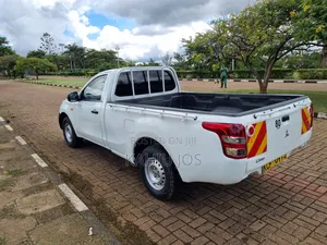 Mitsubishi L200 2015 White