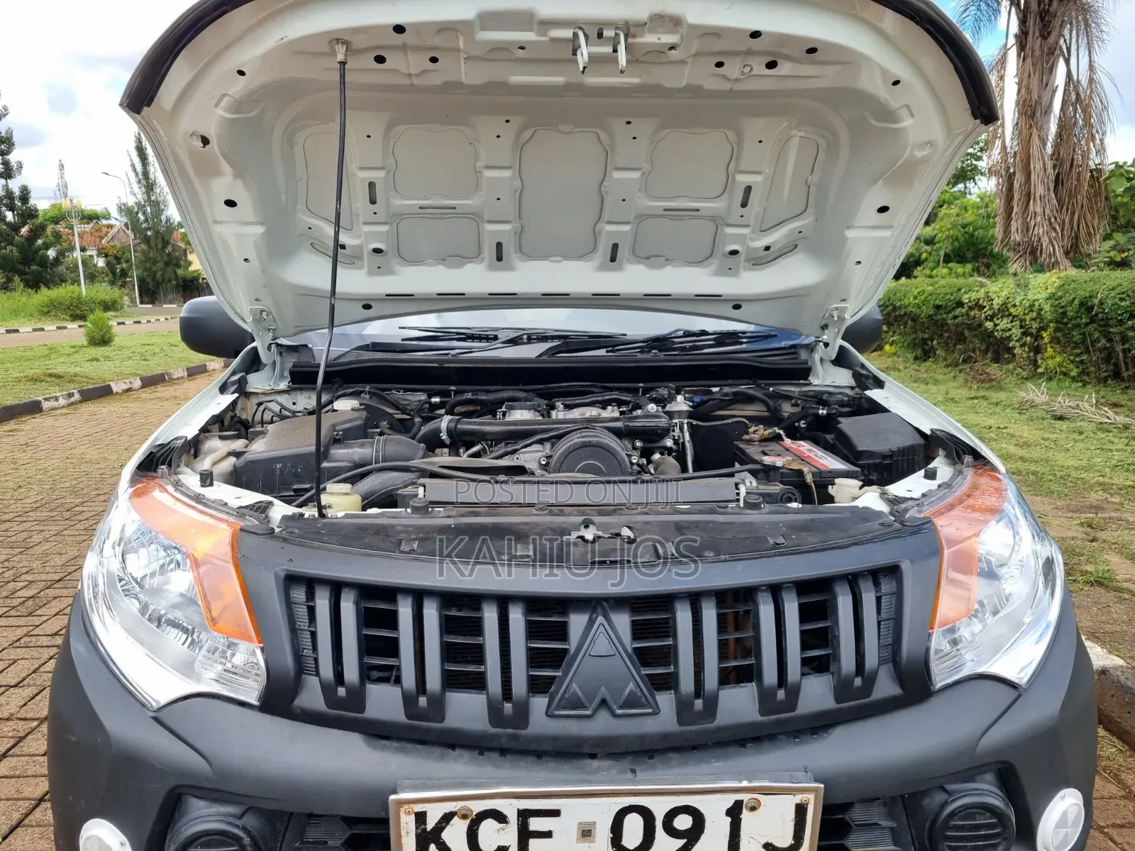Mitsubishi L200 2015 White