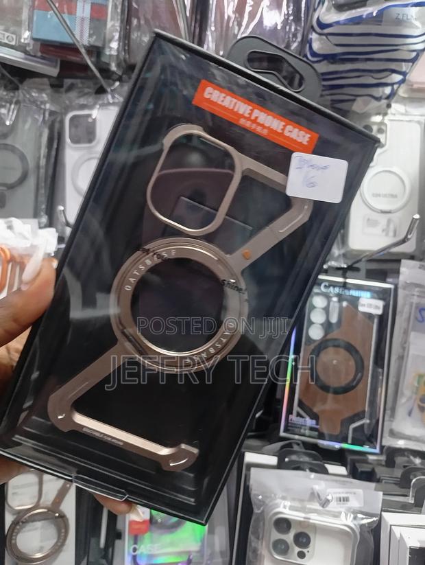Oatsbasf Z-Shaped Titanium Metal Phone Case for the iPhone 16 Pro. - thumbnail 2