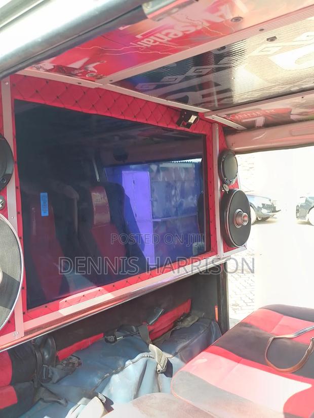 Toyota HiAce 2012 White - main view