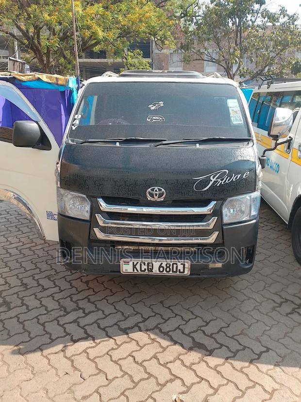 Toyota HiAce 2012 White - thumbnail 4
