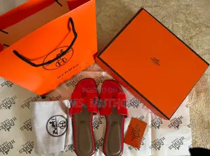 Fully Boxed Glossy Hermes Sandals