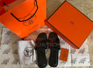 Fully Boxed Glossy Hermes Sandals