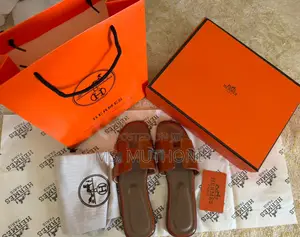 Fully Boxed Glossy Hermes Sandals