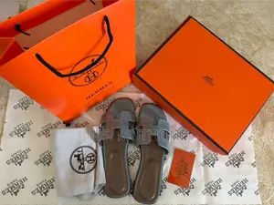 Hermès Oran Sandals ( Boxed )