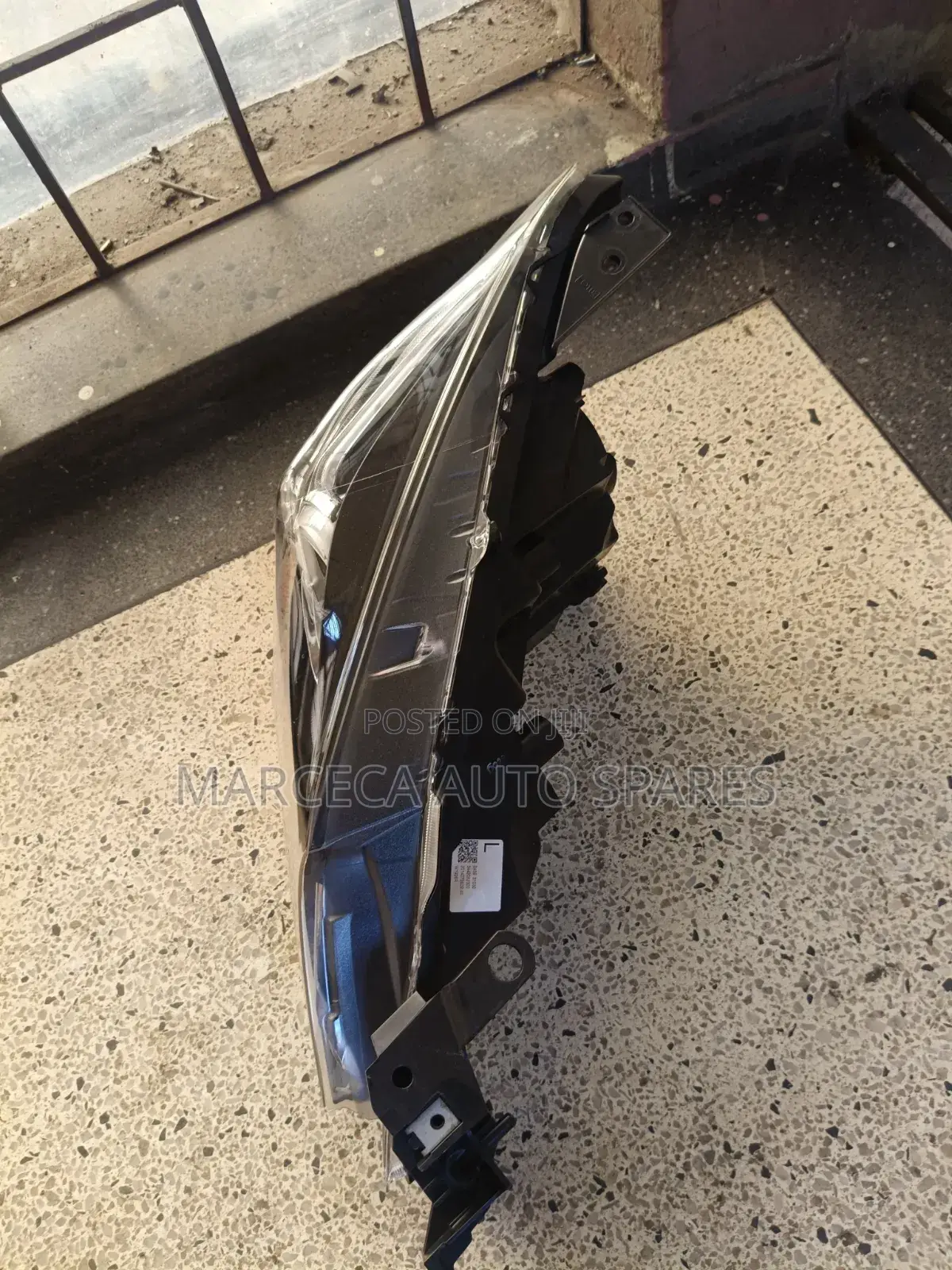 Headlight Mazda Axela ( Engrave Letter L)