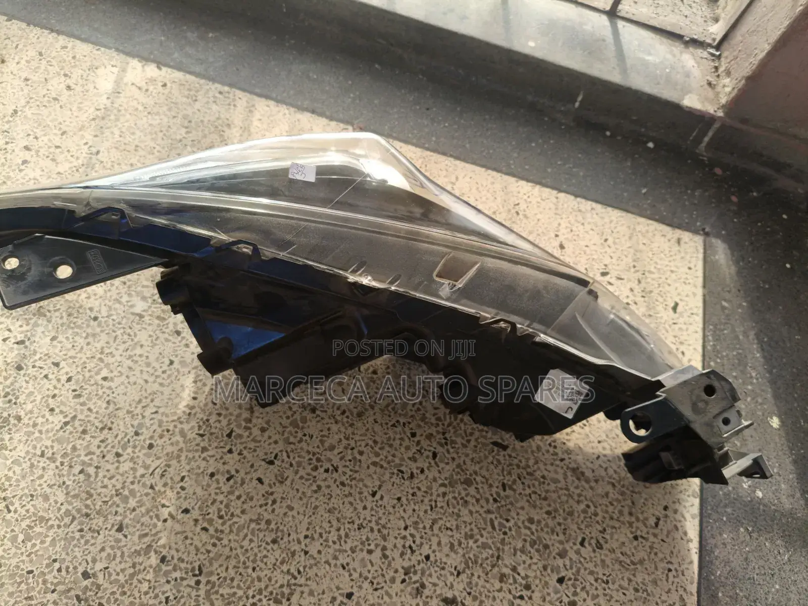 Headlight Mazda Axela (Engrave Letter J)