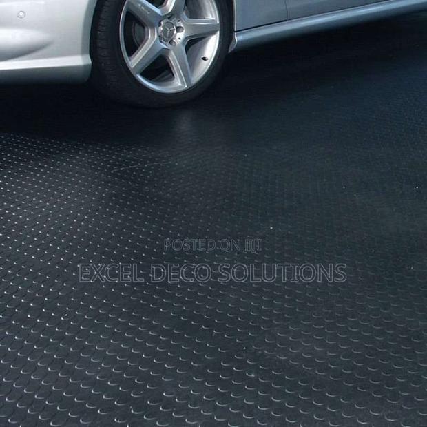 Non-Slip Coin Rubber Mat for Bathrooms Changing Rooms