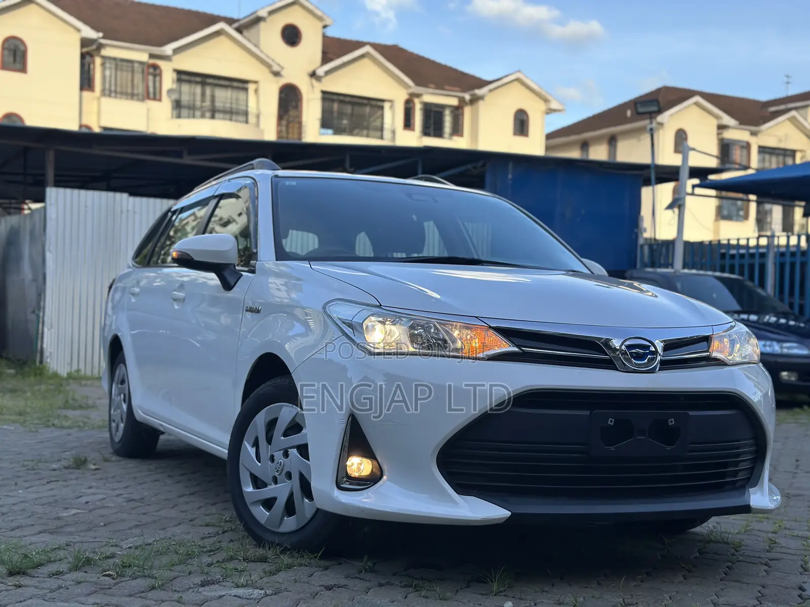 Toyota Corolla Fielder 1.5 Hybrid FWD 2019 White