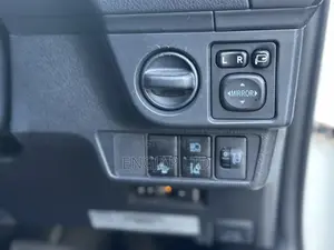 Toyota Corolla Fielder 1.5 Hybrid FWD 2019 White
