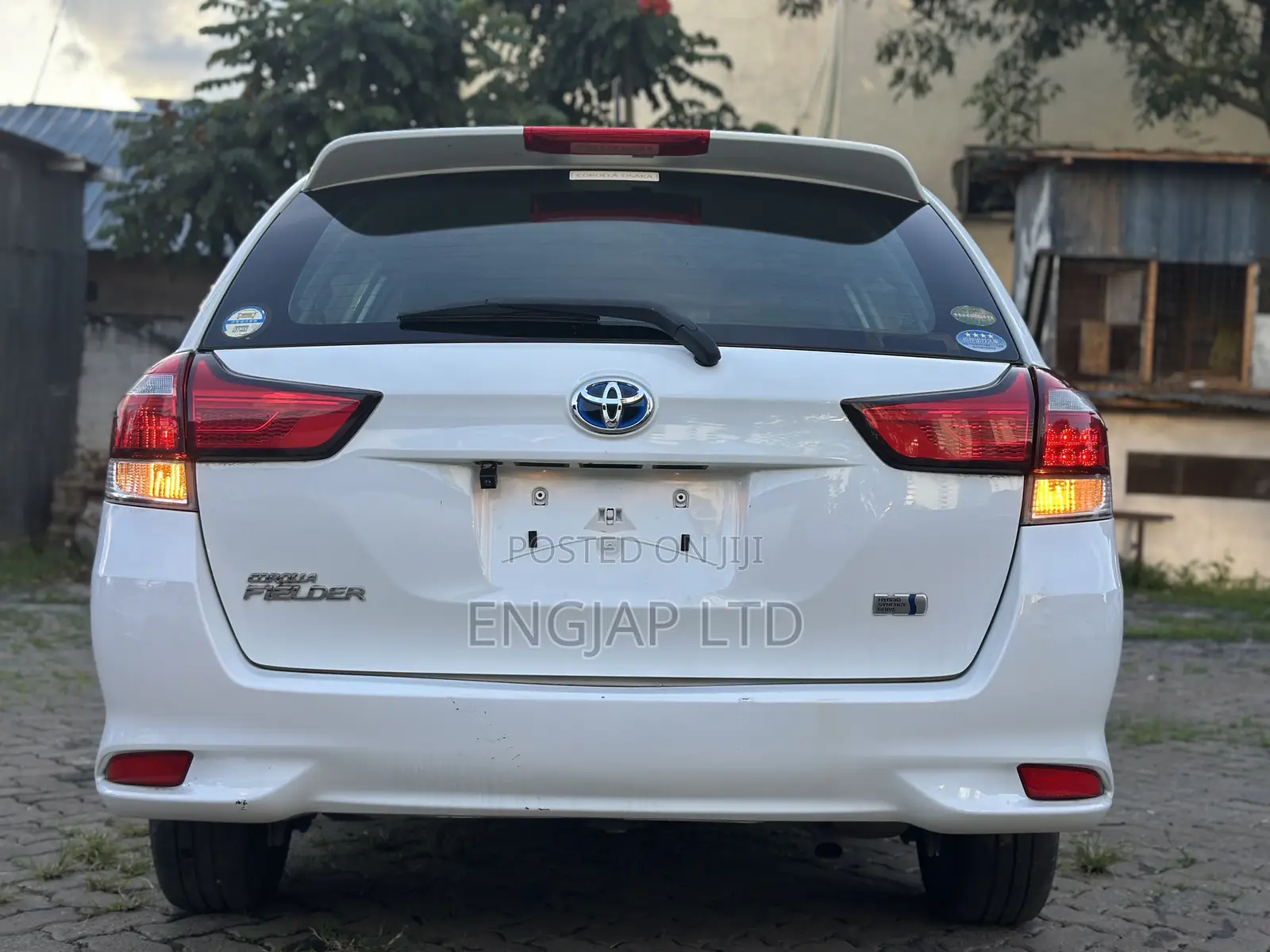 Toyota Corolla Fielder 1.5 Hybrid FWD 2019 White