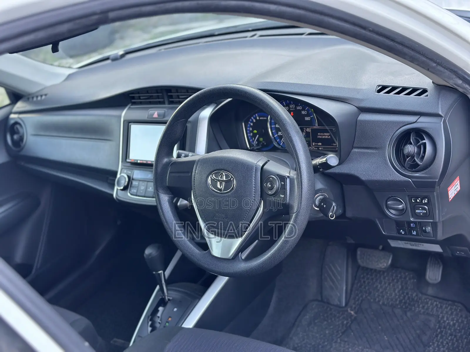 Toyota Corolla Fielder 1.5 Hybrid FWD 2019 White