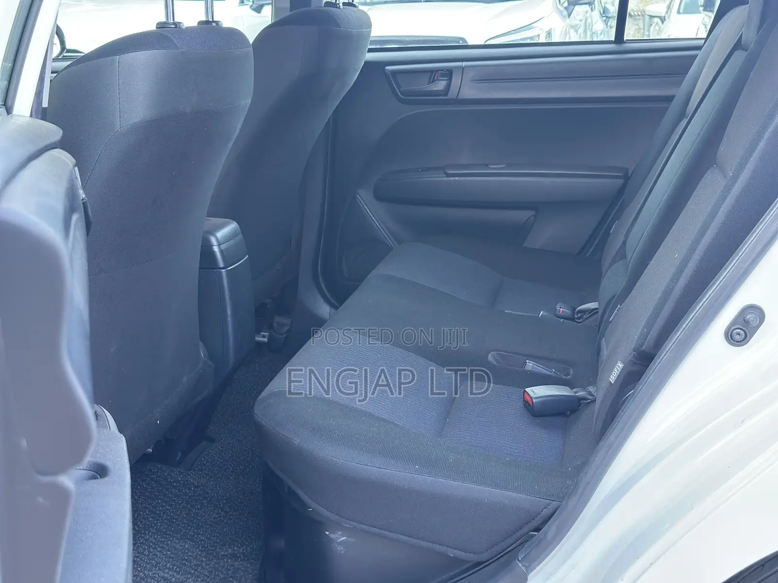 Toyota Corolla Fielder 1.5 Hybrid FWD 2019 White