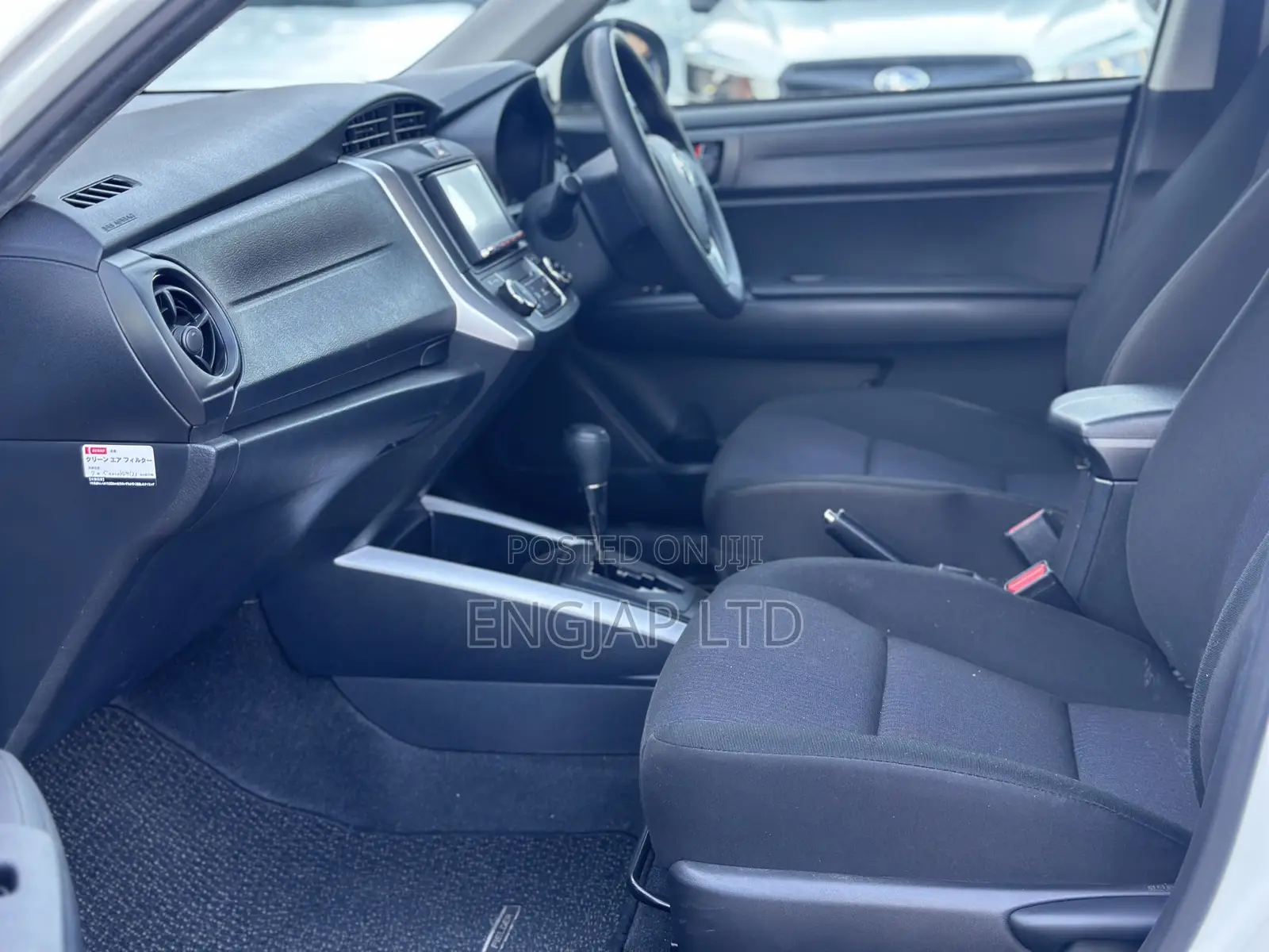Toyota Corolla Fielder 1.5 Hybrid FWD 2019 White