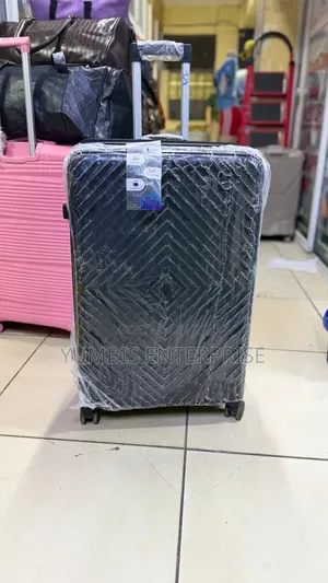 Black Patterned Rubber Large Suitcase at 4000 Height Is 72cm (29")