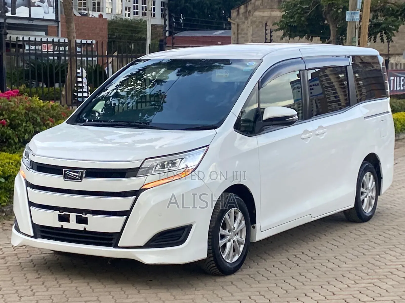 Toyota Noah 2020 White