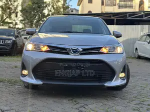 Toyota Axio 1.5 Hybrid 2WD 2019 Silver